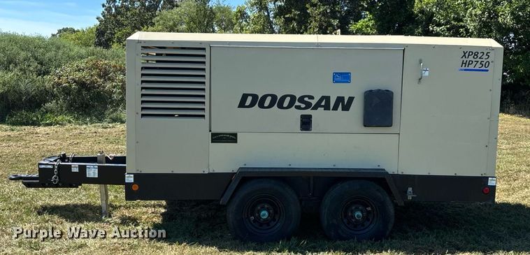 image for item EN3631 2021 Doosan XP825 HP750 air compressor