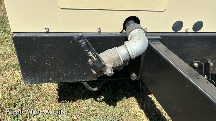 image for item EN3631 2021 Doosan XP825 HP750 air compressor