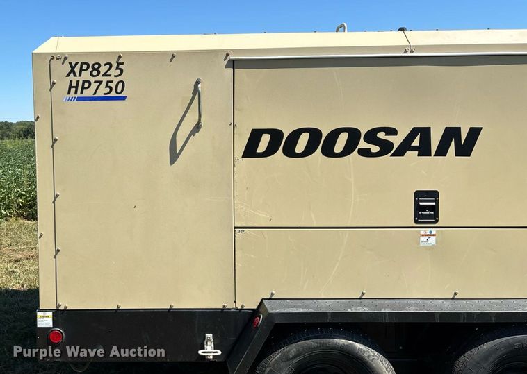 image for item EN3631 2021 Doosan XP825 HP750 air compressor