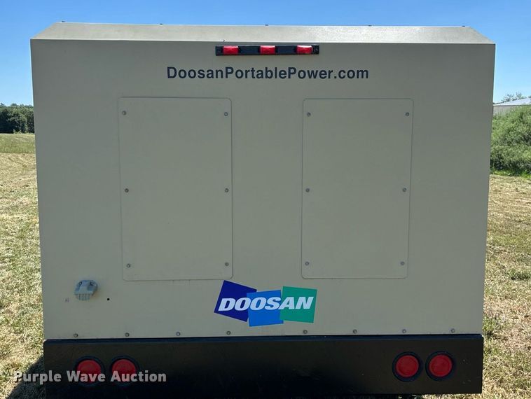 image for item EN3631 2021 Doosan XP825 HP750 air compressor