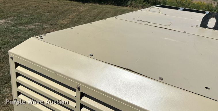 image for item EN3631 2021 Doosan XP825 HP750 air compressor