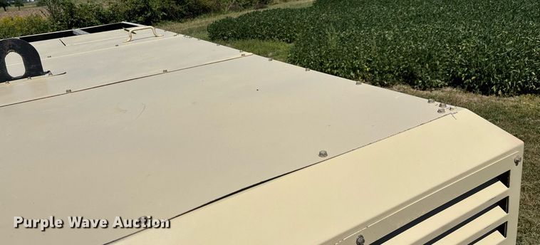 image for item EN3631 2021 Doosan XP825 HP750 air compressor