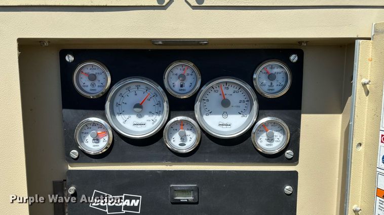 image for item EN3631 2021 Doosan XP825 HP750 air compressor