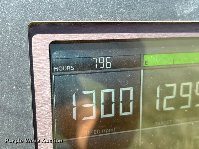 image for item EN3631 2021 Doosan XP825 HP750 air compressor