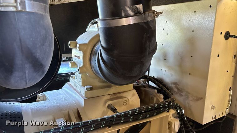 image for item EN3631 2021 Doosan XP825 HP750 air compressor