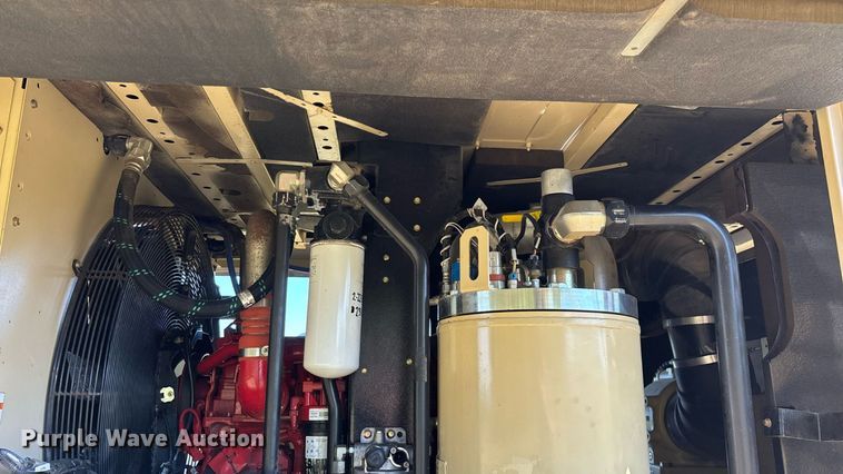 image for item EN3631 2021 Doosan XP825 HP750 air compressor