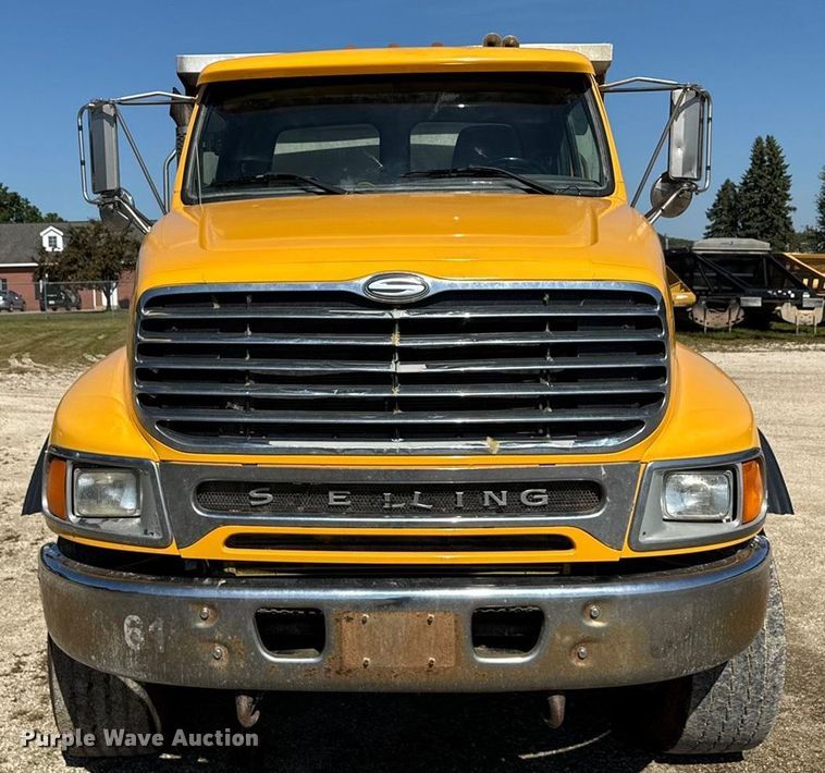 image for item EN3969 2004 Sterling L9500 Series dump truck