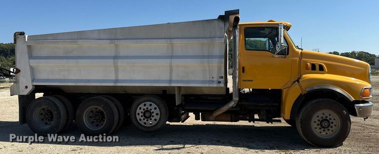 image for item EN3969 2004 Sterling L9500 Series dump truck