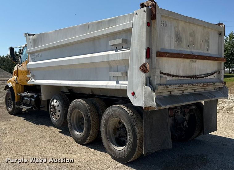 image for item EN3969 2004 Sterling L9500 Series dump truck