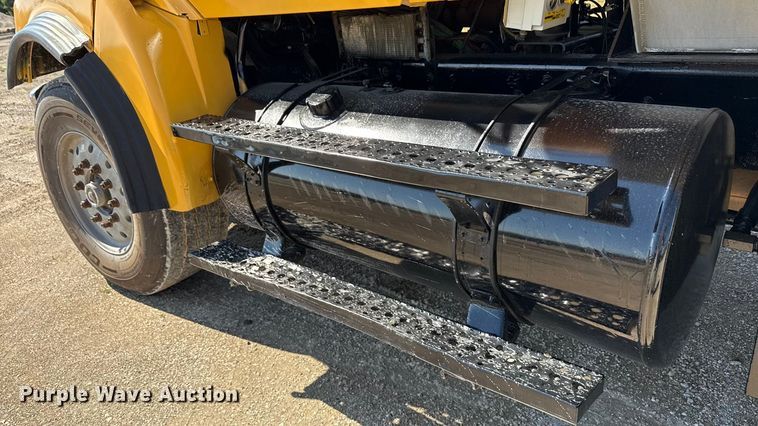 image for item EN3969 2004 Sterling L9500 Series dump truck