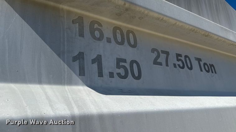 image for item EN3969 2004 Sterling L9500 Series dump truck