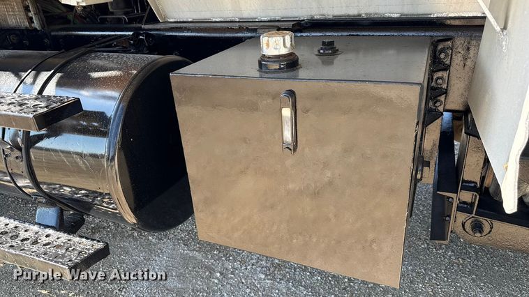 image for item EN3969 2004 Sterling L9500 Series dump truck