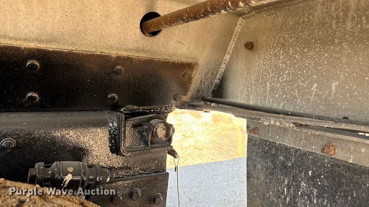 image for item EN3969 2004 Sterling L9500 Series dump truck