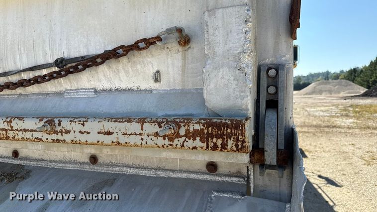 image for item EN3969 2004 Sterling L9500 Series dump truck