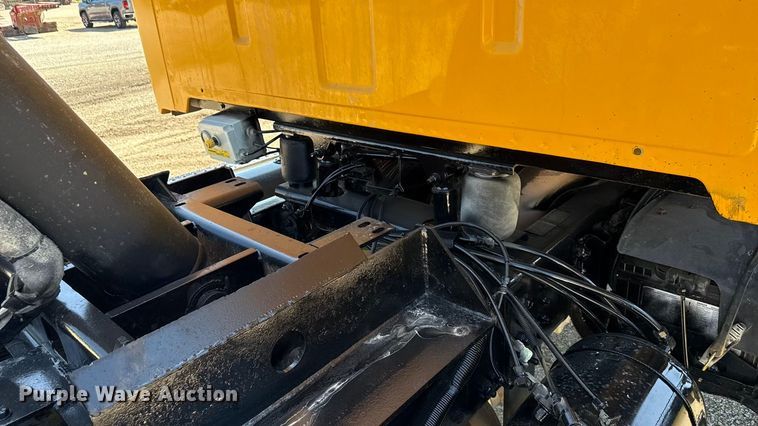 image for item EN3969 2004 Sterling L9500 Series dump truck