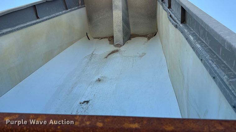 image for item EN3969 2004 Sterling L9500 Series dump truck