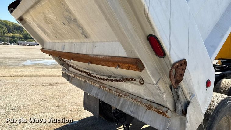 image for item EN3969 2004 Sterling L9500 Series dump truck