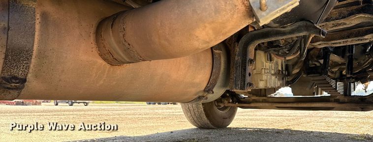 image for item EN3969 2004 Sterling L9500 Series dump truck