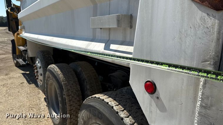 image for item EN3969 2004 Sterling L9500 Series dump truck