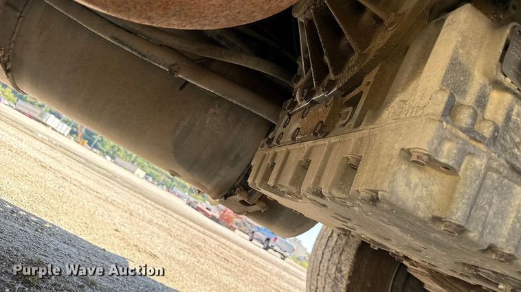 image for item EN3969 2004 Sterling L9500 Series dump truck