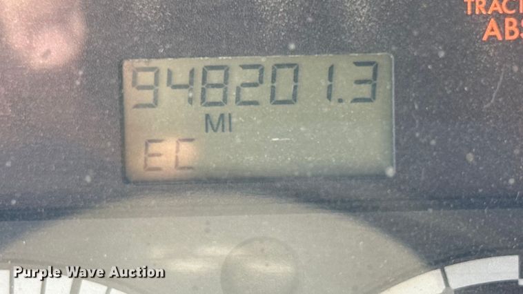 image for item EN3969 2004 Sterling L9500 Series dump truck