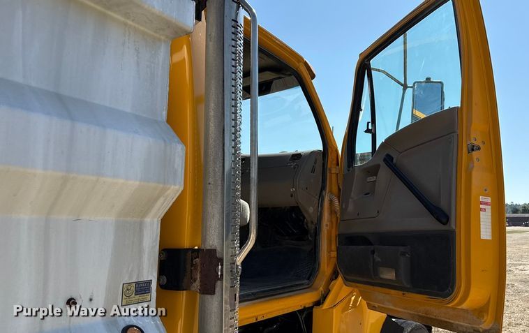 image for item EN3969 2004 Sterling L9500 Series dump truck