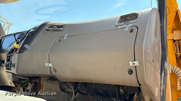 image for item EN3969 2004 Sterling L9500 Series dump truck