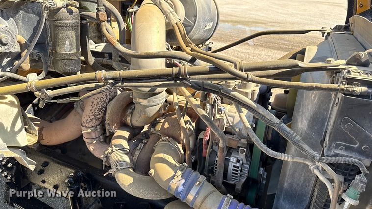 image for item EN3969 2004 Sterling L9500 Series dump truck