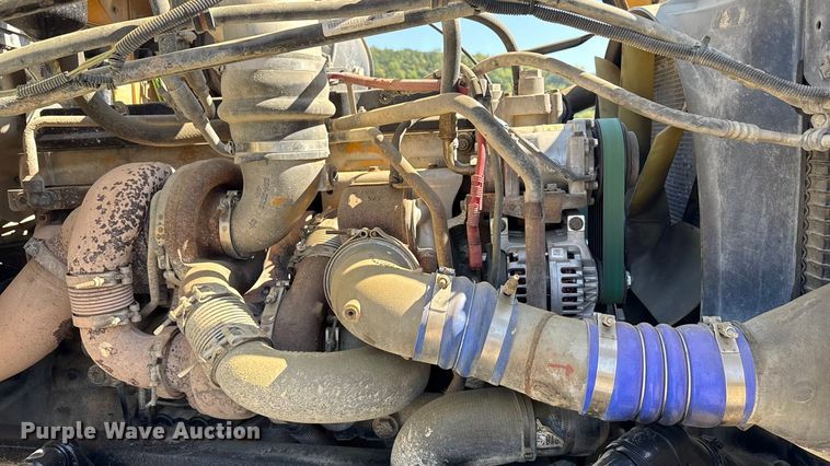 image for item EN3969 2004 Sterling L9500 Series dump truck