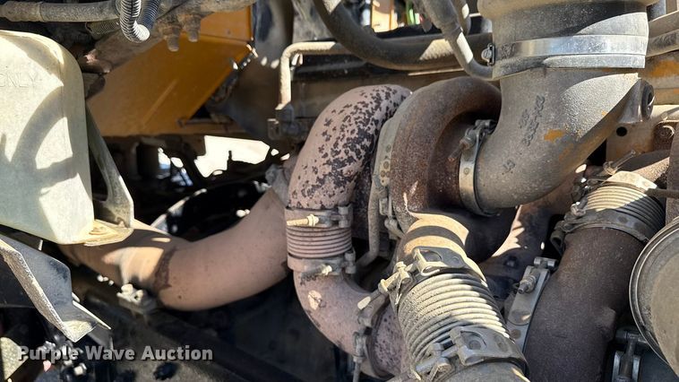 image for item EN3969 2004 Sterling L9500 Series dump truck