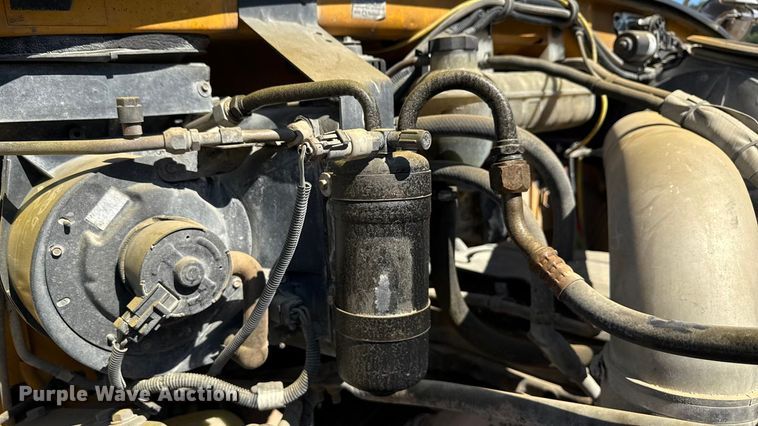 image for item EN3969 2004 Sterling L9500 Series dump truck