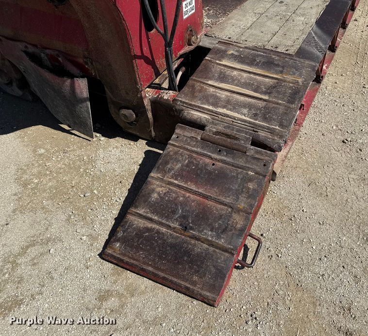 image for item EN3970 2007 Trail King Trail King Industries lowboy equipment trailer