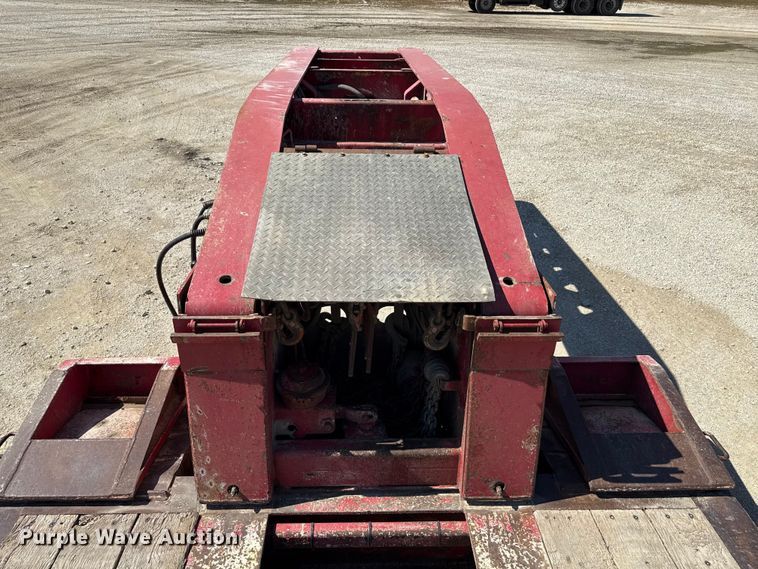 image for item EN3970 2007 Trail King Trail King Industries lowboy equipment trailer