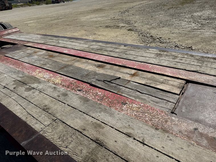 image for item EN3970 2007 Trail King Trail King Industries lowboy equipment trailer