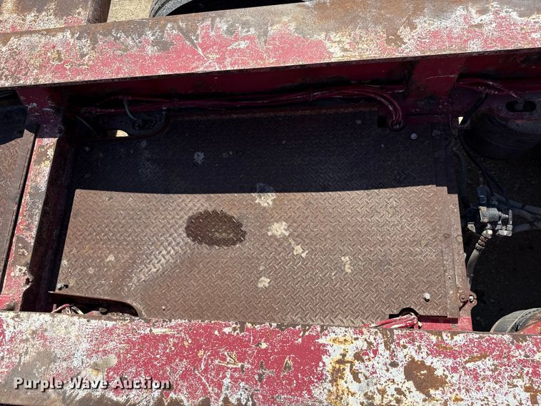 image for item EN3970 2007 Trail King Trail King Industries lowboy equipment trailer