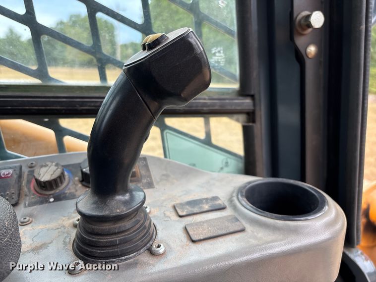 image for item EN5561 2016 Mustang 2500RT tracked skid steer loader