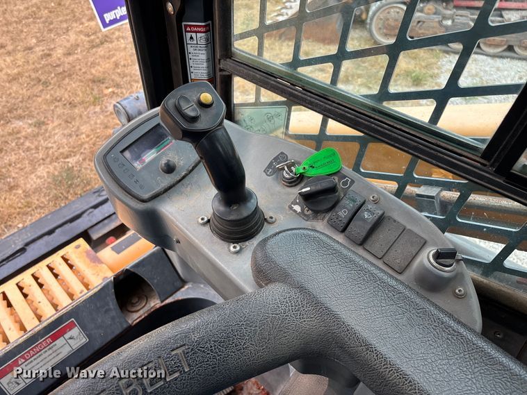 image for item EN5561 2016 Mustang 2500RT tracked skid steer loader