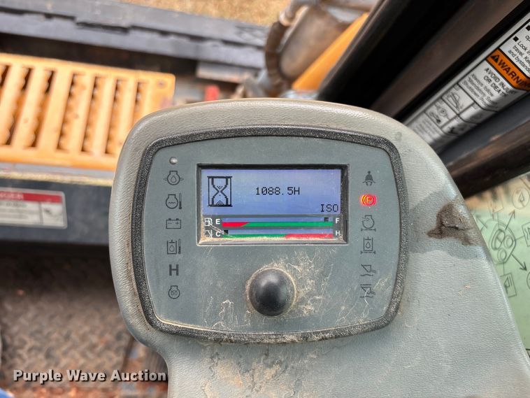 image for item EN5561 2016 Mustang 2500RT tracked skid steer loader