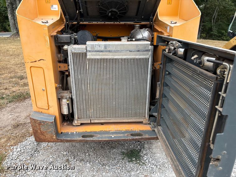 image for item EN5561 2016 Mustang 2500RT tracked skid steer loader