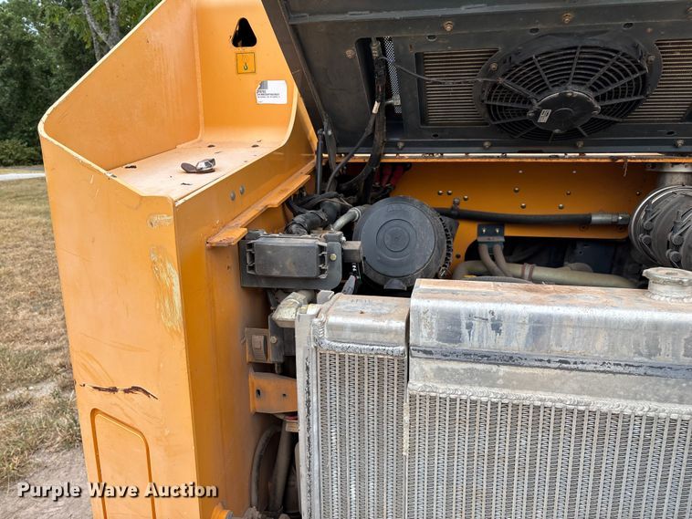 image for item EN5561 2016 Mustang 2500RT tracked skid steer loader