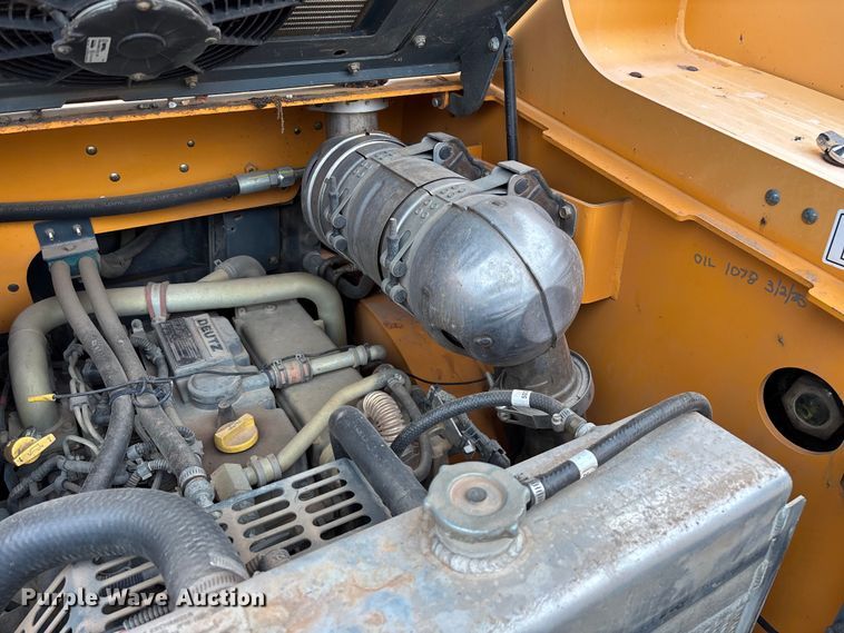 image for item EN5561 2016 Mustang 2500RT tracked skid steer loader