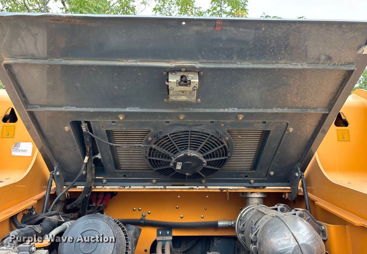 image for item EN5561 2016 Mustang 2500RT tracked skid steer loader