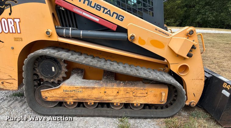 image for item EN5561 2016 Mustang 2500RT tracked skid steer loader