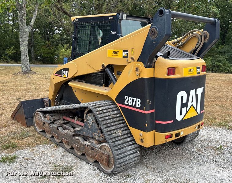 image for item EN5562 2005 Caterpillar 287B tracked skid steer loader