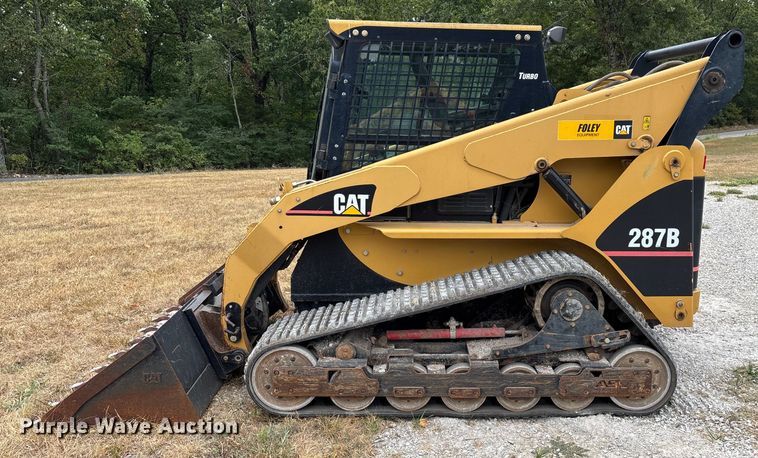 image for item EN5562 2005 Caterpillar 287B tracked skid steer loader