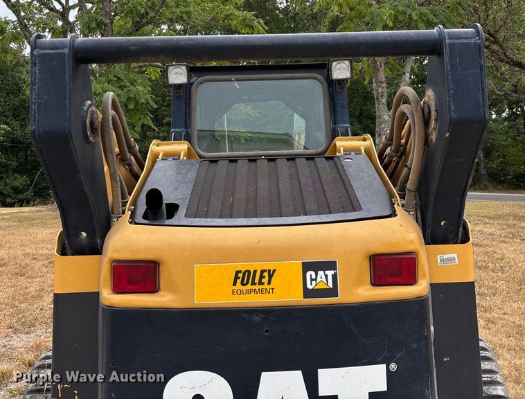 image for item EN5562 2005 Caterpillar 287B tracked skid steer loader