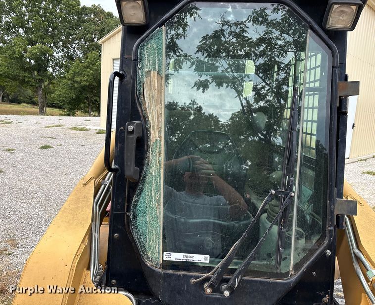 image for item EN5562 2005 Caterpillar 287B tracked skid steer loader