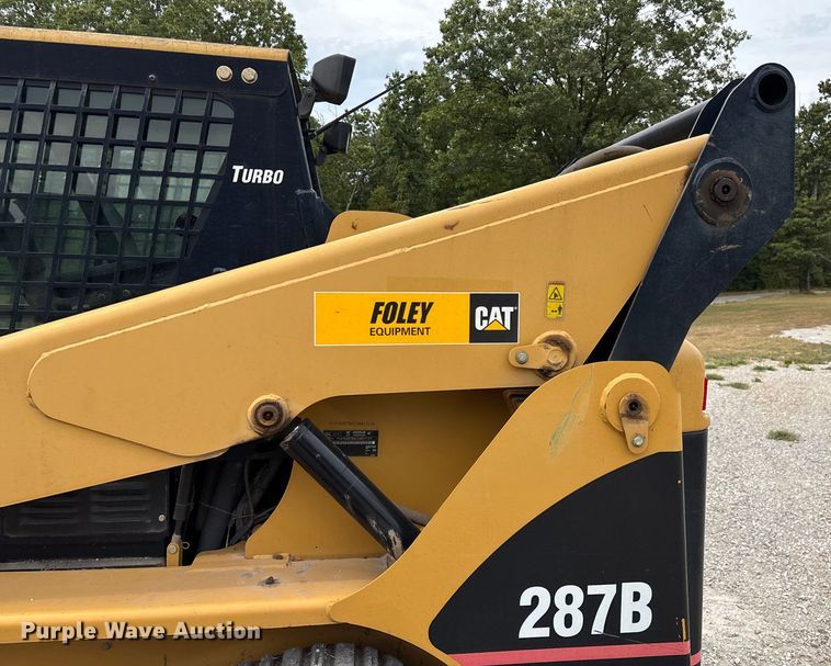image for item EN5562 2005 Caterpillar 287B tracked skid steer loader