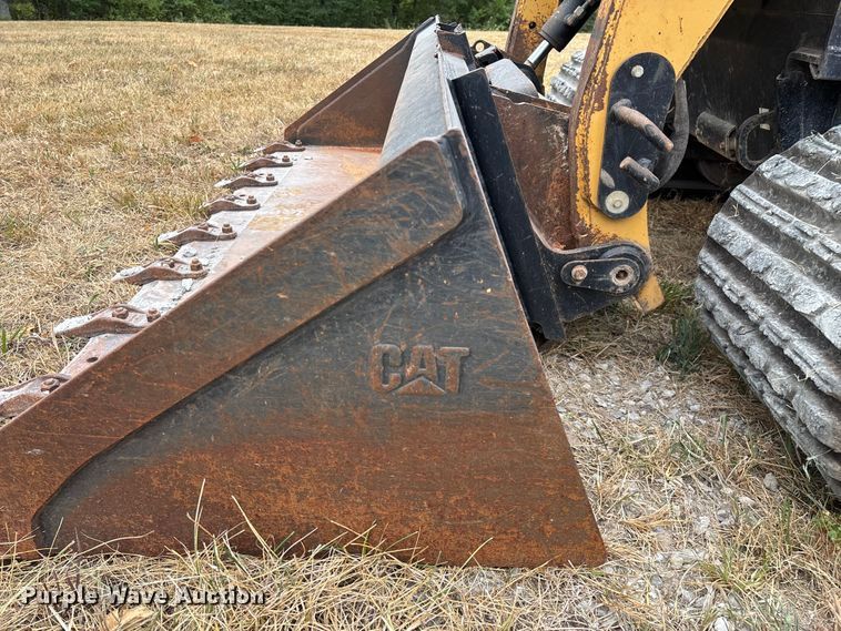 image for item EN5562 2005 Caterpillar 287B tracked skid steer loader