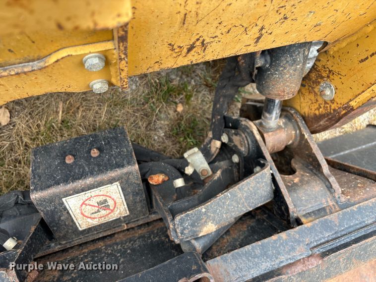 image for item EN5562 2005 Caterpillar 287B tracked skid steer loader